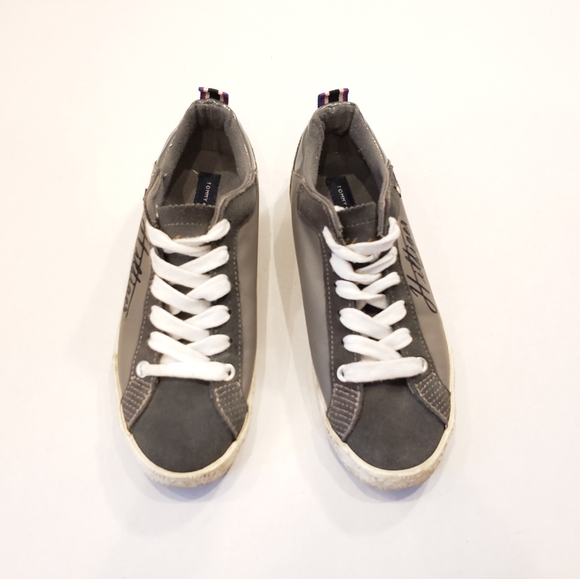Tommy Hilfiger Shoes - 🍓 3/$20 Tommy Hilfiger Gray Anna Lace Up Sneakers